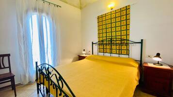 Apartment | 1 bedroom, iron/ironing board