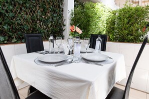 Restaurant - The Stand Leisure Nairobi West (Nairobi)