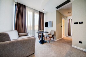 Suite estudio Deluxe | Caja de seguridad en la habitación, escritorio y wifi gratis 