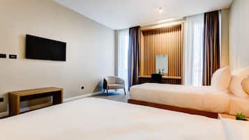 Studio Suite Deluxe | Két bảo mật tại phòng, bàn, truy cập Internet không dây miễn phí