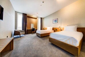 豪華開放式套房 | 客房內保險箱、書桌、免費無線上網