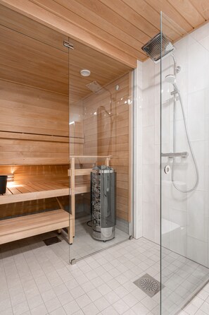 Exclusive Apartment | Bathroom | Shower, hydromassage showerhead, hair dryer, bidet - 2ndhomes Ranta-Tampella Kaplan 2 Apt. (Tampere)