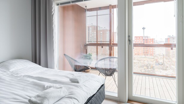 Exclusive Apartment | Living room | 43-inch Smart TV with cable channels, TV - 2ndhomes Ranta-Tampella Kaplan 2 Apt. (Tampere)