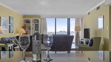 Condo, 2 Bedrooms | In-room dining