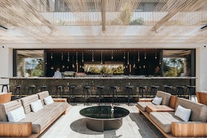2 bars/lounges, cocktail bar, cocktail bar - Maslina Resort (Stari Grad)