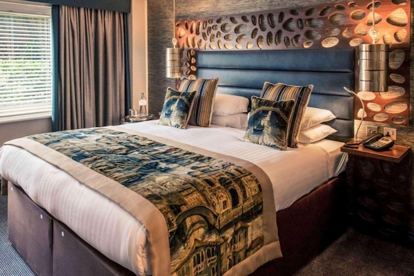 Deluxe Room, 1 Double Bed, Non Smoking | Desk, iron/ironing board, free WiFi, bed sheets