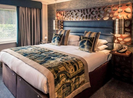 Deluxe Room, 1 Double Bed, Non Smoking | Desk, iron/ironing board, free WiFi, bed sheets