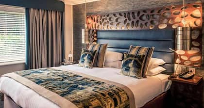 WorldHotels Distinctive Woughton House Hotel