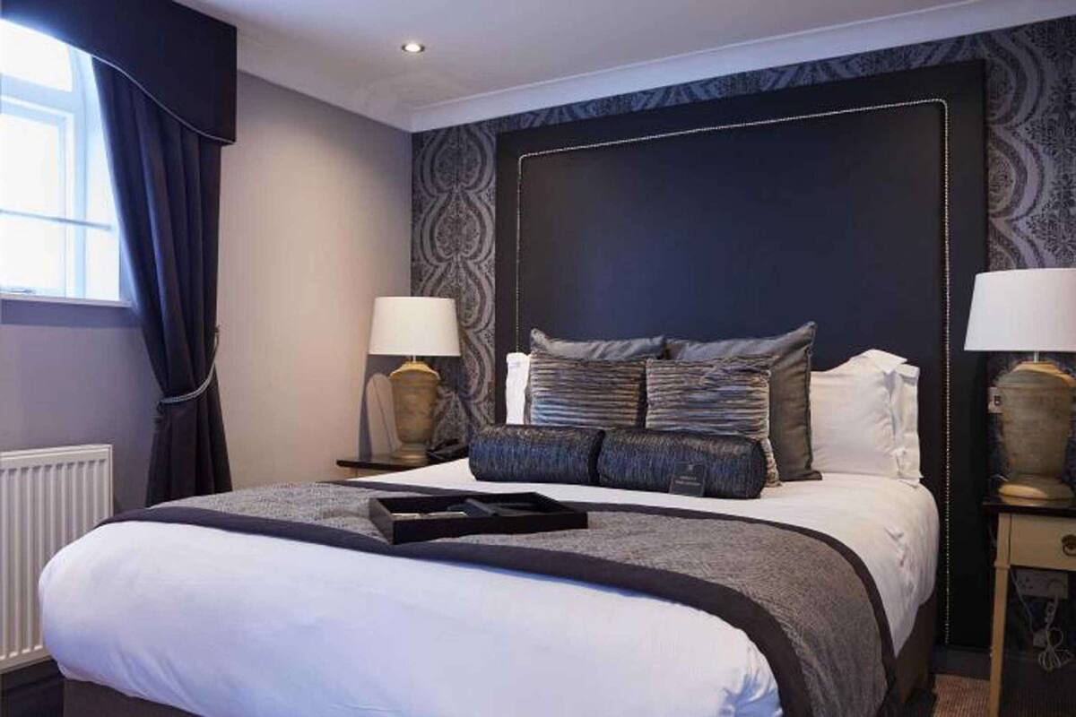 Phòng Suite, 1 giường cỡ queen, không hút thuốc (with Sofabed) | Bàn, bàn ủi/dụng cụ ủi quần áo, truy cập Internet không dây miễn phí 