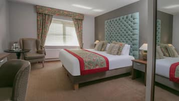 Desk, iron/ironing board, free WiFi, bed sheets