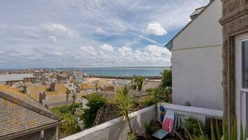 Cottage | Balcony