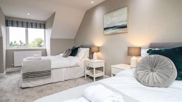 4 habitaciones, decoración personalizada y muebles diferentes