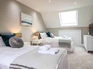 Cottage | 4 bedrooms, individually decorated, individually furnished, free WiFi - Bryn Hafod (Dyffryn Ardudwy)