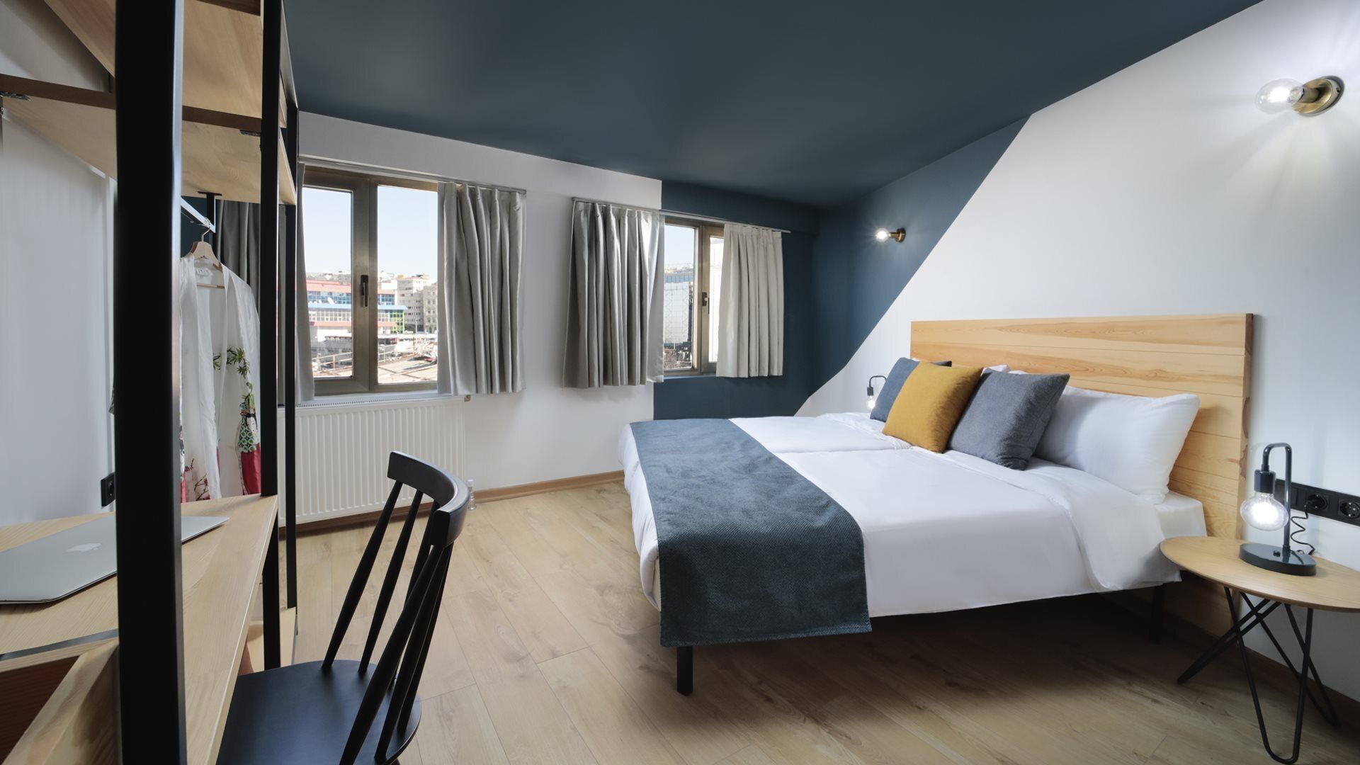 双人房 | 羽绒被、迷你吧、客房内保险箱、办公桌