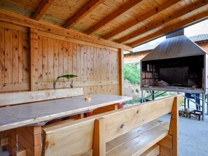 Suite (Two bedroom Suite with shared Terrace) | Repas dans la chambre