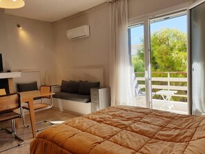 Studio | Iron/ironing board, free WiFi, bed sheets - Rooftop Studio Apt - Metro Cholargos - 5 Min Walk (Papagou-Holargos)