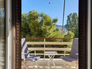 Studio | Property grounds - Rooftop Studio Apt - Metro Cholargos - 5 Min Walk (Papagou-Holargos)