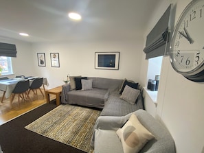 House | Living area | 30-inch TV with digital channels - Flemings Yard - Fantastic Town House in Anstruther (Anstruther)