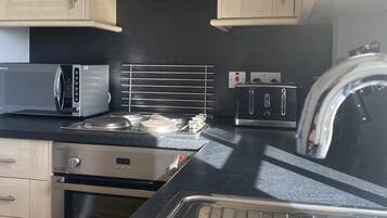 House | Private kitchen | Fridge, microwave, oven, stovetop
