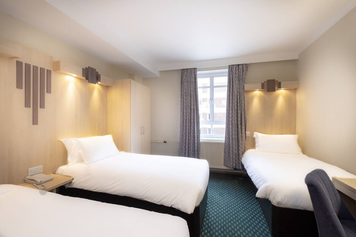 In-room safe, free WiFi