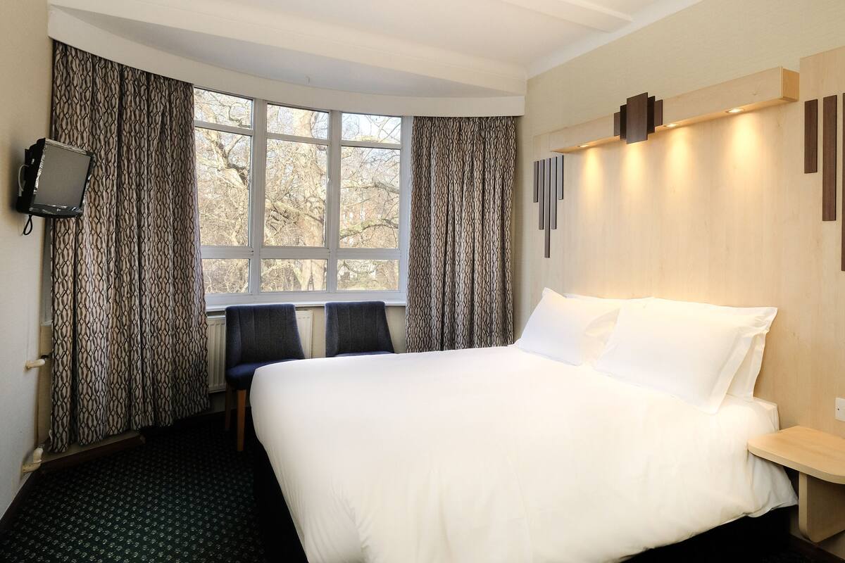 Double Room | In-room safe, free WiFi