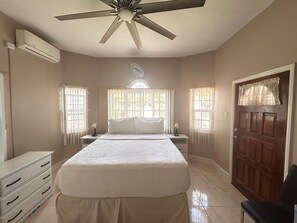 Vila | 5 quartos, ferros/tábuas de passar roupa, Wi-Fi de cortesia