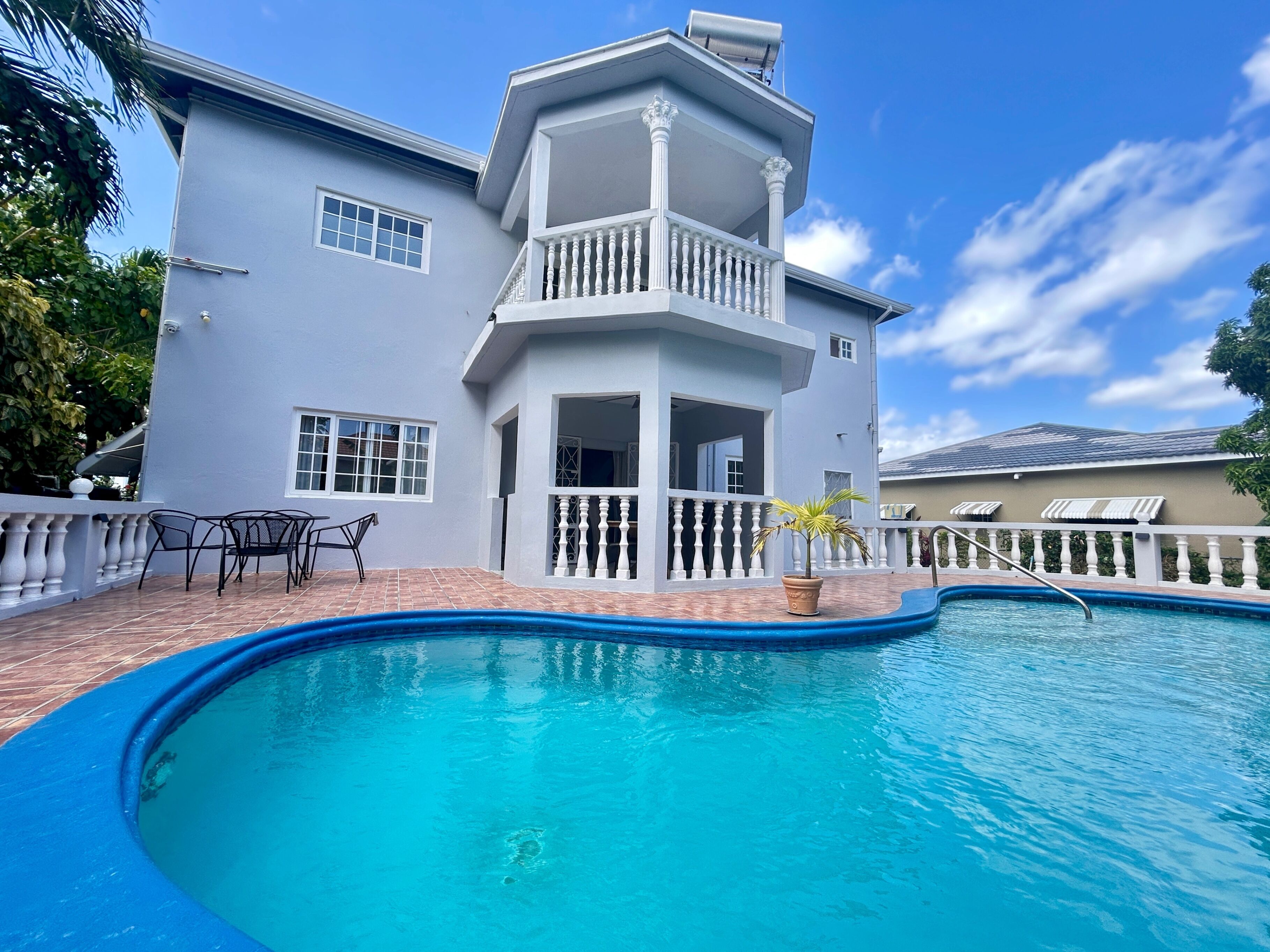 别墅 | 泳池 | 室外游泳池