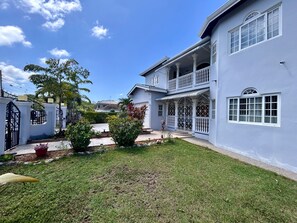 Villa | Exterior - 5 Bed Villa Sleeps 14 - Private Pool - Smart TVs (Runaway Bay)