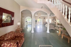 Villa | Interior