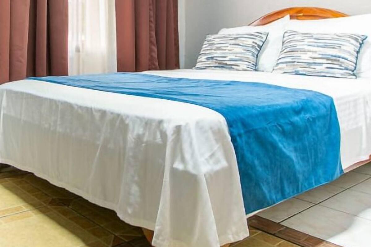 Wifi gratis y ropa de cama