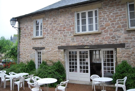 Exterior. Le Saint Etienne