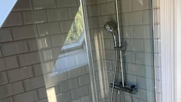 Apartment | Bathroom | Shower, hair dryer, towels