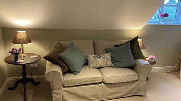 Apartment | Living area | 30-inch TV with digital channels