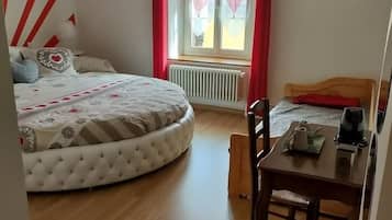 Chambre Double Romantique | Wi-Fi gratuit, draps fournis