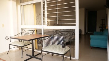 Habitación superior | Ropa de cama de alta calidad, edredones de plumas, wifi gratis