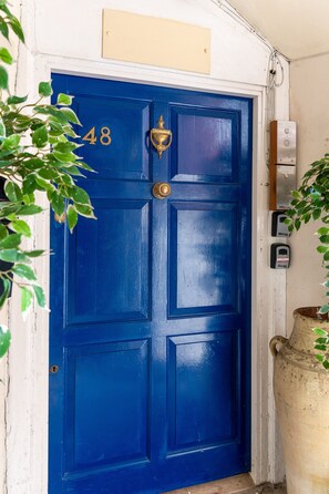 Traditional Apartment, Private Bathroom (Hummingbird) | Garden - Hummingbird Maisonette by Robin Estates (Bristol)