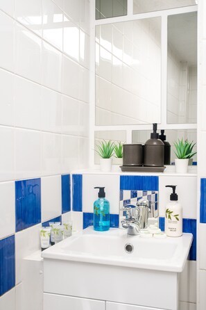 Appartement traditionnel, salle de bain privée (Hummingbird) | Salle de bain