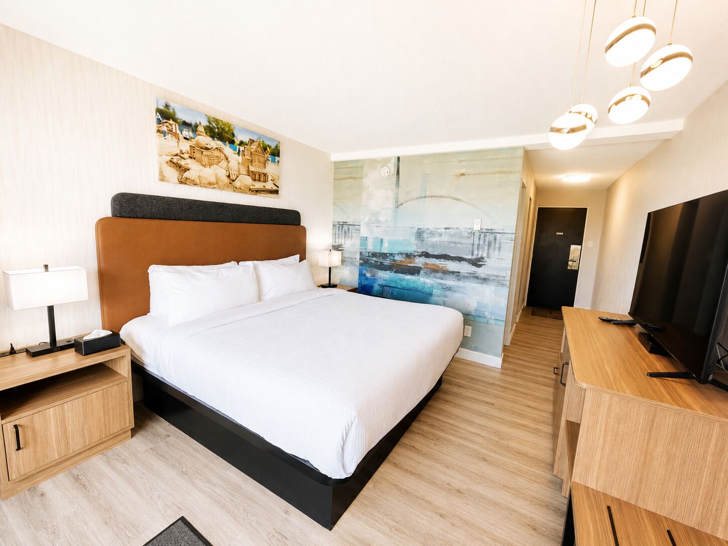 Standard Room, 1 King Bed, Ocean View | Desk, laptop workspace, blackout drapes, iron/ironing board