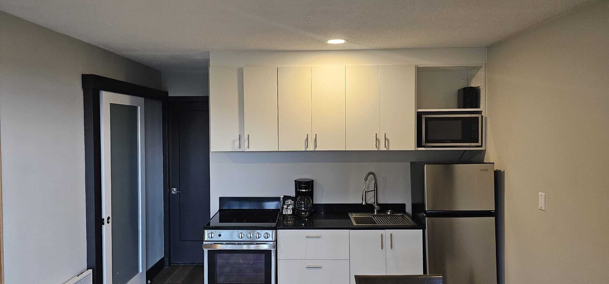 Oceanview Two-Bedroom Cabin | Private kitchen | Microwave, stovetop, coffee/tea maker, toaster