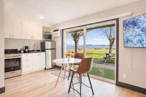 Cabin, Beach View | Living area
