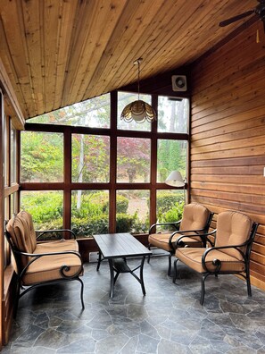 Oceanview Beach House | Terrace/patio