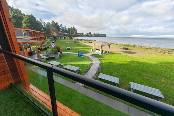 Oceanview King Room w/ Kitchenette | View from room