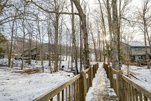 Exterior - Northwoods F9 (Davis)