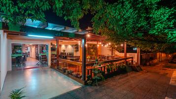 واجهة المنشأة