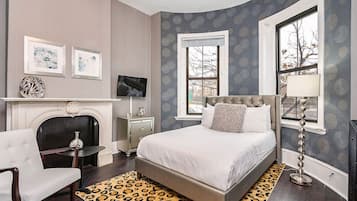 Iron/ironing board, free WiFi, bed sheets