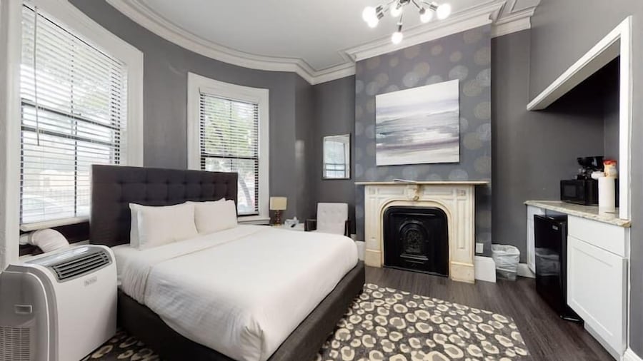 Premier Suites - Bay Village