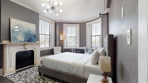 Premier Suites - Bay Village