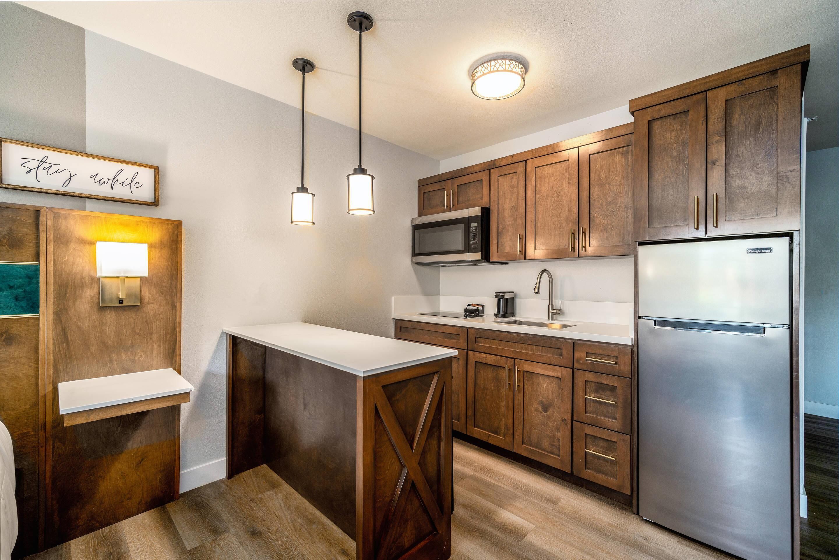 Laptop workspace, blackout drapes, iron/ironing board, free WiFi