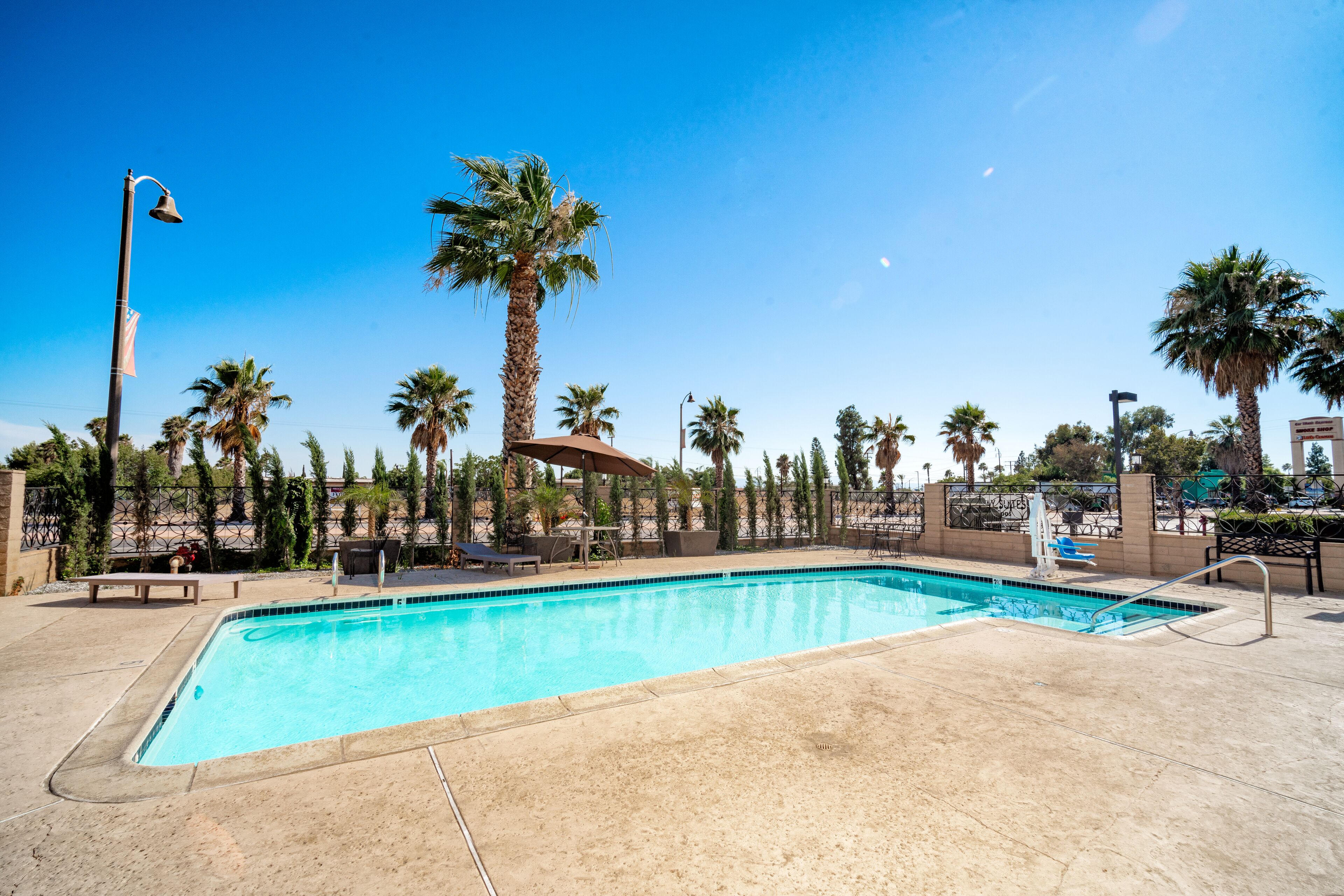 outdoor pool, pool loungers