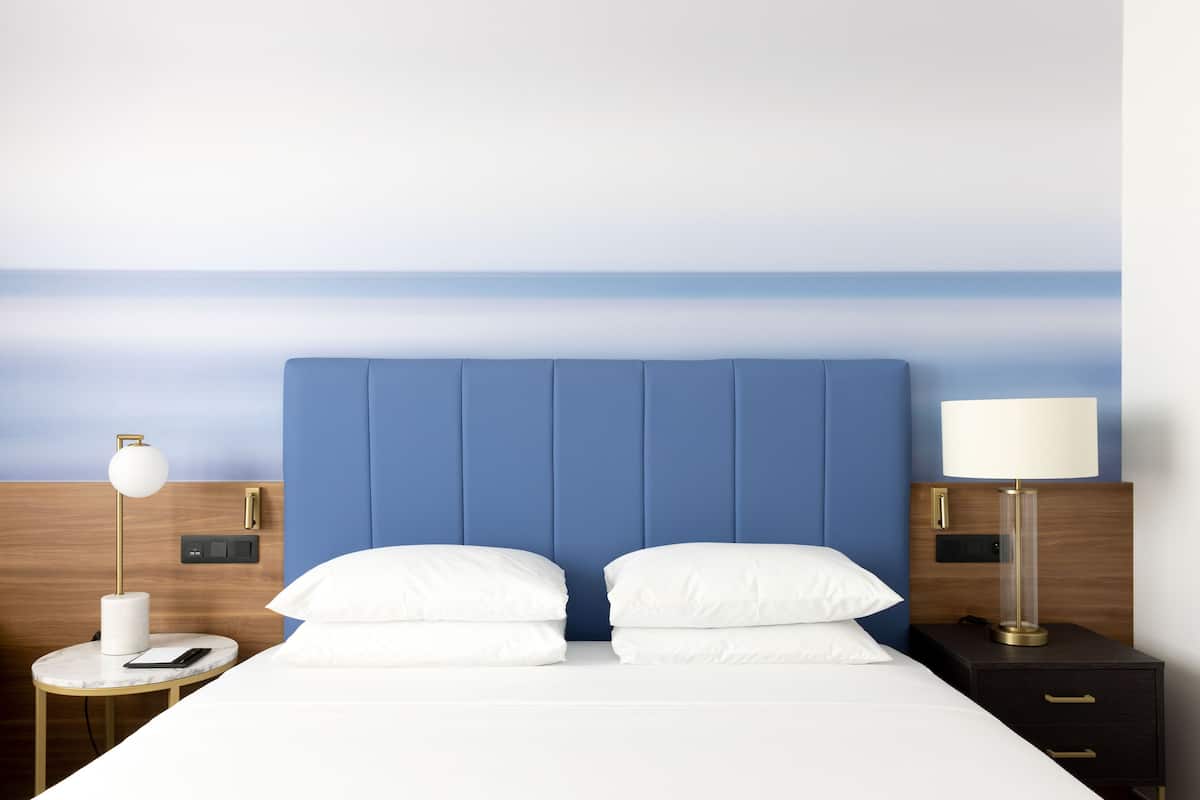 1 bedroom, in-room safe, desk, laptop workspace